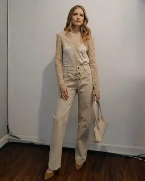 Willa Fitzgerald OnlyFans Leaked Free Thumbnail Picture - #X2OThVoXP1
