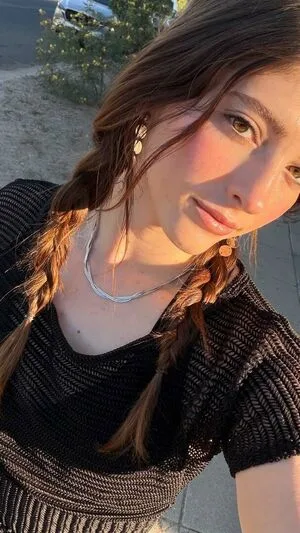 Willow Shields OnlyFans Leaked Free Thumbnail Picture - #GS5RvGa2FY