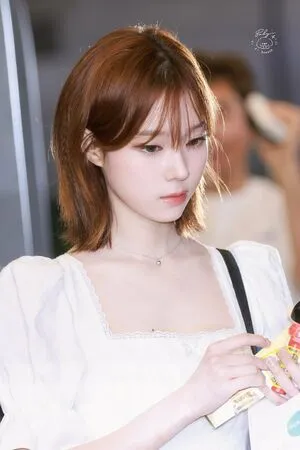 Winter Aespa OnlyFans Leaked Free Thumbnail Picture - #4SeI9bl7o4