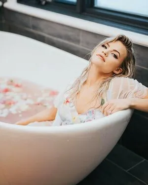 Witney Carson OnlyFans Leaked Free Thumbnail Picture - #bvUjZJXbvD