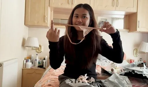 Wonderfulworldemma OnlyFans Leaked Free Thumbnail Picture - #SJZM90JKMG