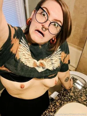 Worthlessholes OnlyFans Leaked Free Thumbnail Picture - #mEL81wowlE