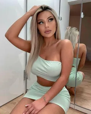 X Bellle X OnlyFans Leaked Free Thumbnail Picture - #LVjAroT054