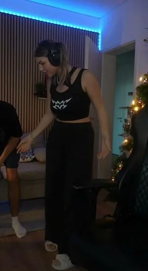 Xfibii OnlyFans Leaked Free Thumbnail Picture - #8LXN5ReJ0o