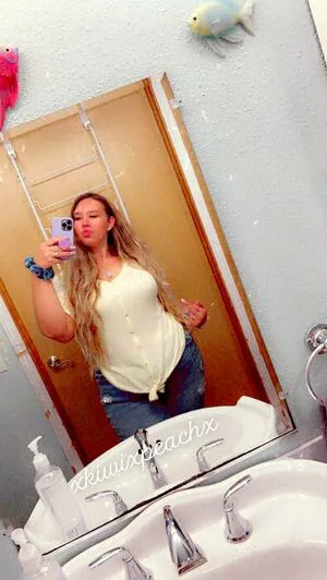 Xkiwixpeachx OnlyFans Leaked Free Thumbnail Picture - #j3j35R3Y0A