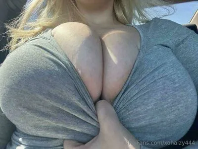 Xohalz444 OnlyFans Leaked Free Thumbnail Picture - #qoMMDaArzM