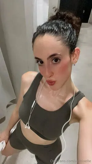 Xomixelle OnlyFans Leaked Free Thumbnail Picture - #0a6m7eo8P0