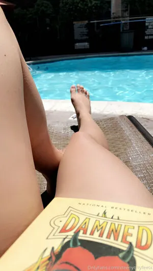 Xteenytinyfeetx OnlyFans Leaked Free Thumbnail Picture - #psKbB279Nf