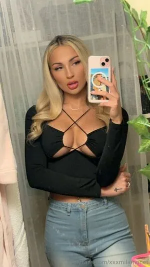 Xxxmilamonet OnlyFans Leaked Free Thumbnail Picture - #FfclteM8ve