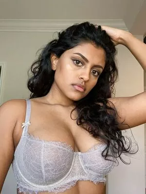 Yamini Nambimadom OnlyFans Leaked Free Thumbnail Picture - #Nsa39XWArk