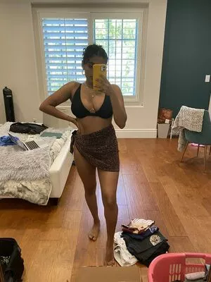 Yamini Nambimadom OnlyFans Leaked Free Thumbnail Picture - #V06mp9X6La