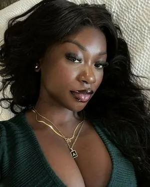 Yanjusofine OnlyFans Leaked Free Thumbnail Picture - #wpwbk2KIso