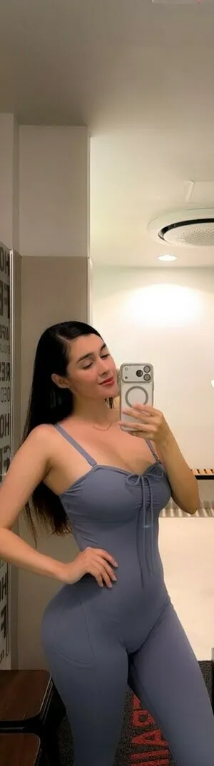 Yasi Alba OnlyFans Leaked Free Thumbnail Picture - #OF2LmetY3v