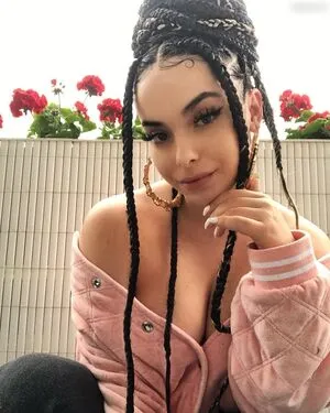 Yeezluise OnlyFans Leaked Free Thumbnail Picture - #U7XcS4An4O