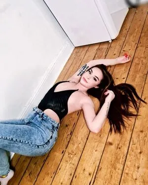 Yeezluise OnlyFans Leaked Free Thumbnail Picture - #UyEGf2VVYE