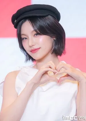 Yeji OnlyFans Leaked Free Thumbnail Picture - #QYwAuF1AsW
