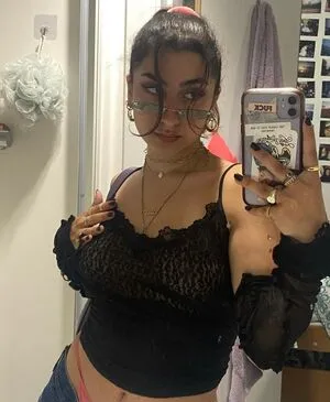 Yeliz OnlyFans Leaked Free Thumbnail Picture - #3vuul2G8k7