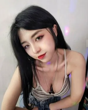 Yeo Ul OnlyFans Leaked Free Thumbnail Picture - #ttngipod1d