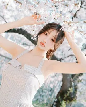 Yeon Yu OnlyFans Leaked Free Thumbnail Picture - #0Qbx5Se6x7