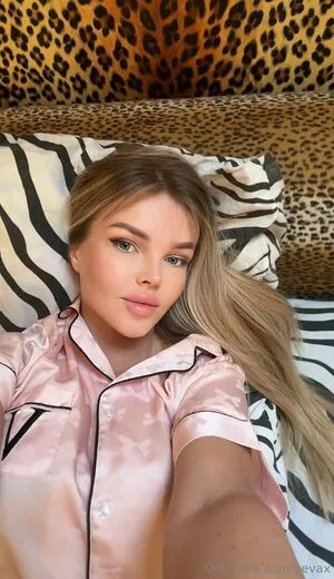 Yevax OnlyFans Leaked Free Thumbnail Picture - #0Nem7kQvax