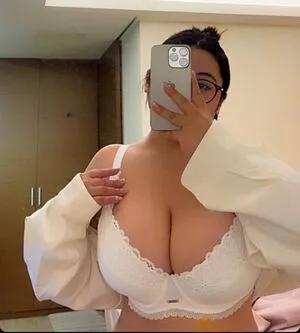 Yi Lin OnlyFans Leaked Free Thumbnail Picture - #vNzUl5Hmi4