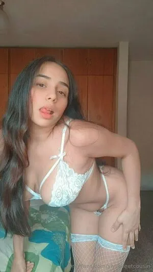 Yiyisweetcousin OnlyFans Leaked Free Thumbnail Picture - #28e9sbPBK4