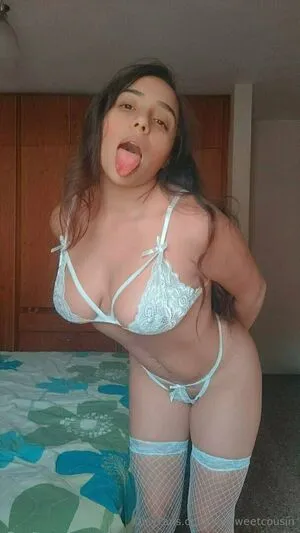 Yiyisweetcousin OnlyFans Leaked Free Thumbnail Picture - #Mlig02a52V