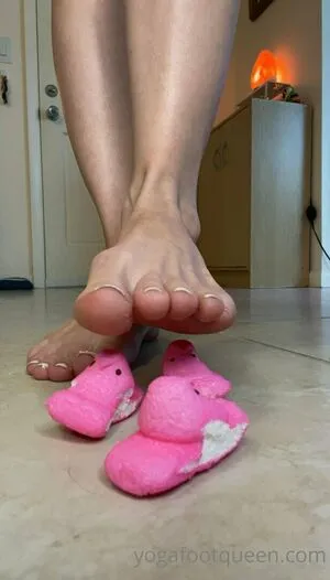 Yogafootqueenfree OnlyFans Leaked Free Thumbnail Picture - #p1JgdiIXsU
