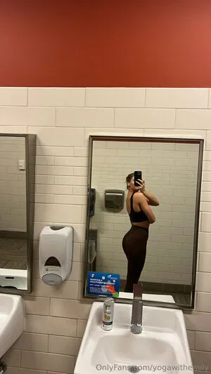 Yogawithemily OnlyFans Leaked Free Thumbnail Picture - #dmXGI9DlR2