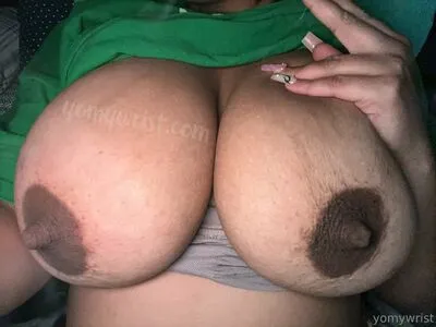 Yomywrist OnlyFans Leaked Free Thumbnail Picture - #7hnpCba5l0
