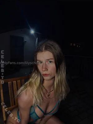 Younglily Official OnlyFans Leaked Free Thumbnail Picture - #HCKWf7wodg