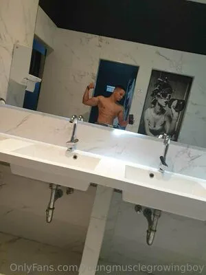 Youngmusclegrowingboy OnlyFans Leaked Free Thumbnail Picture - #3RhkbuzIMo