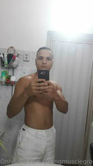 Youngmusclegrowingboy OnlyFans Leaked Free Thumbnail Picture - #6CD2ZB1p31
