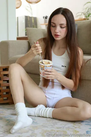 Youngy Lizzy OnlyFans Leaked Free Thumbnail Picture - #Fu4M6IX0ao