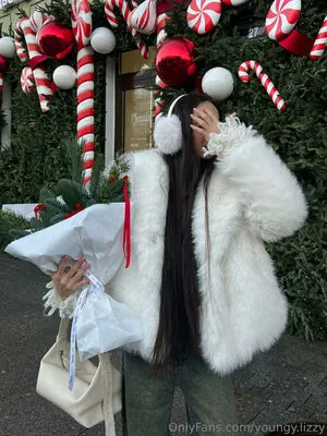 Youngy Lizzy OnlyFans Leaked Free Thumbnail Picture - #HJBs3im7Rj