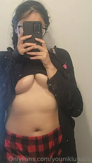 Youniklunatik OnlyFans Leaked Free Thumbnail Picture - #mEeE915Ryl
