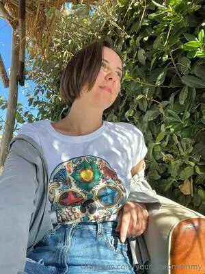 Your Stepmommy OnlyFans Leaked Free Thumbnail Picture - #paEKerlnTi