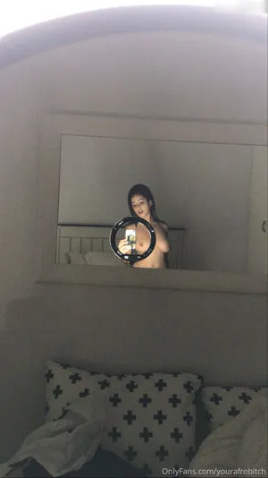Yourafrobitch OnlyFans Leaked Free Thumbnail Picture - #0nST1loNzz