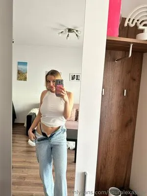 Youralexaskye OnlyFans Leaked Free Thumbnail Picture - #xfx9pASrT7