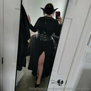Yourbigtiddygothgf666 OnlyFans Leaked Free Thumbnail Picture - #Hn8bQsVfho