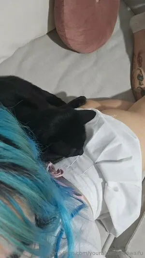 Yourbluehairedwaifu OnlyFans Leaked Free Thumbnail Picture - #dyr0SM0YBL