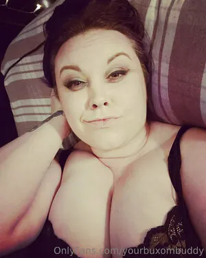 Yourbuxombuddy OnlyFans Leaked Free Thumbnail Picture - #lmRKrOQEeN