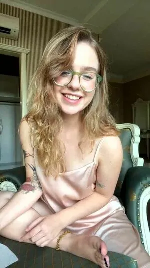 Yourcorarossi OnlyFans Leaked Free Thumbnail Picture - #lQlDMbsAA1