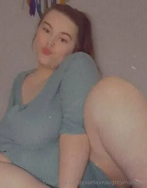 Yourfavnaughtymommy OnlyFans Leaked Free Thumbnail Picture - #BnADOX9cea