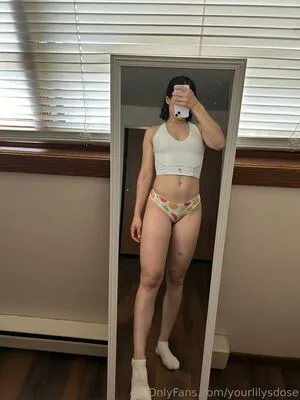 Yourlilysdose OnlyFans Leaked Free Thumbnail Picture - #qbhIMgS0LI