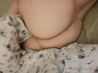 Yourlucyloo OnlyFans Leaked Free Thumbnail Picture - #4Dp01ejIH7