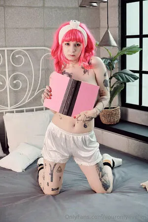 Youronlyevelyn OnlyFans Leaked Free Thumbnail Picture - #eMmyl4St05