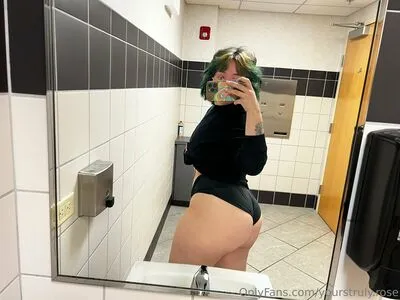 Yourstruly Rose OnlyFans Leaked Free Thumbnail Picture - #UkZeNOhsX0