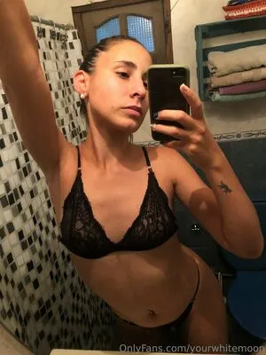 Yourwhitemoon OnlyFans Leaked Free Thumbnail Picture - #CovOb3wvX2