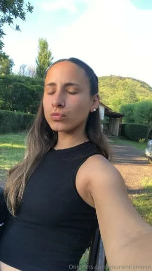 Yourwhitemoon OnlyFans Leaked Free Thumbnail Picture - #QigIEbbGCI